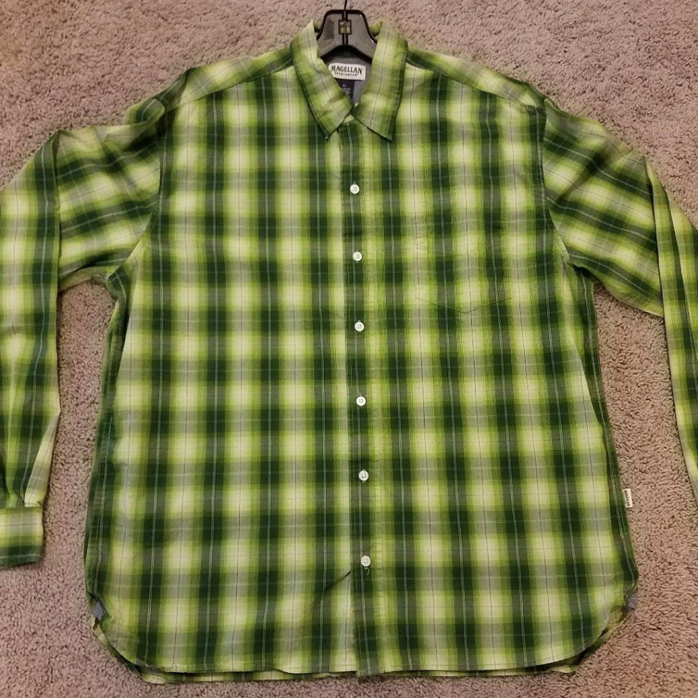 Magellan brand Men's button down shirt Size XL